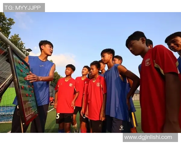 足球明星的日常生活揭秘从训练到休闲的简单快乐时光