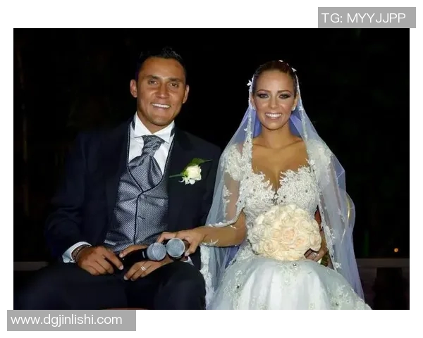 足球明星的爱情故事揭秘:老婆与女朋友的背后真相与情感纠葛