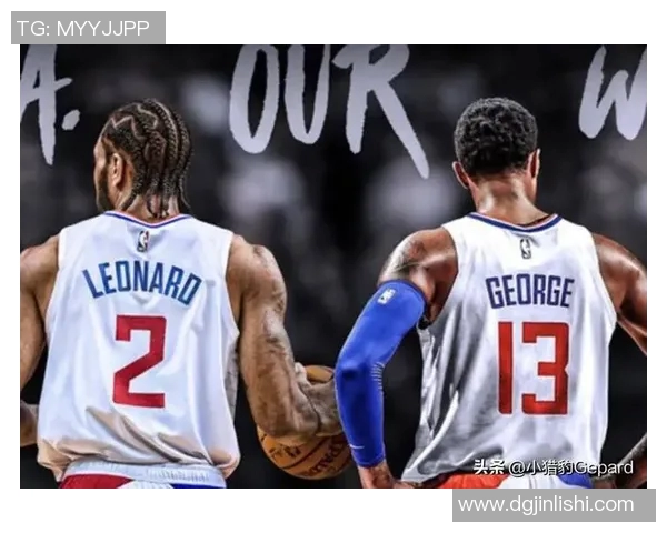 保罗乔治与足球明星亲密合影展现运动员友谊与激情的瞬间